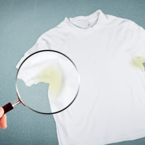 Como tirar manchas amarelas de roupa branca? > Dicas Caseiras!